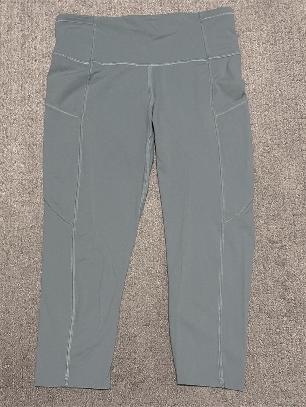 Lululemon Women’s Fast & Free Crop Leggings Blue Gray Sage 21” Inseam Size 6